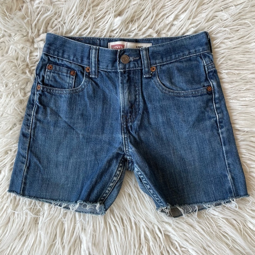 Urban Outfitters Urban Renewal Levi’s 550 Relaxed Denim Cut Off Jean Shorts 25